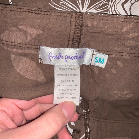 Fresh Produce NWT brown novelty floral “Relaxed Fit” cropped capri pants size SM - Picture 5 of 5